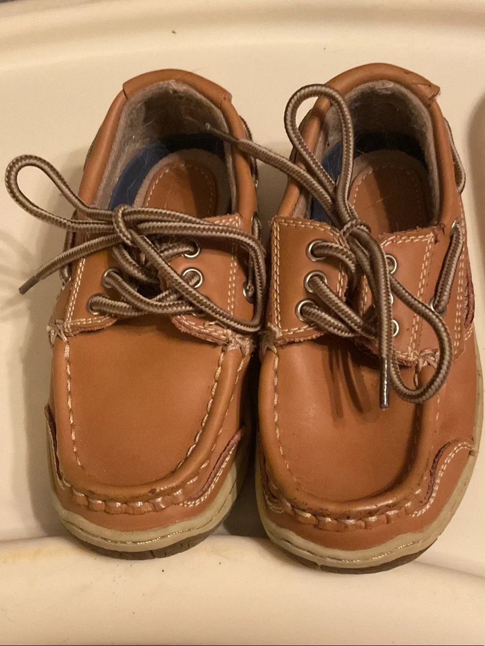 Classic Kids Tan Leather Boat Shoes with Lace-Up Closure size 10 toddler
